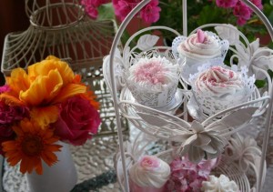 Getting married in Costa del Sol - Flowers, cupcakes